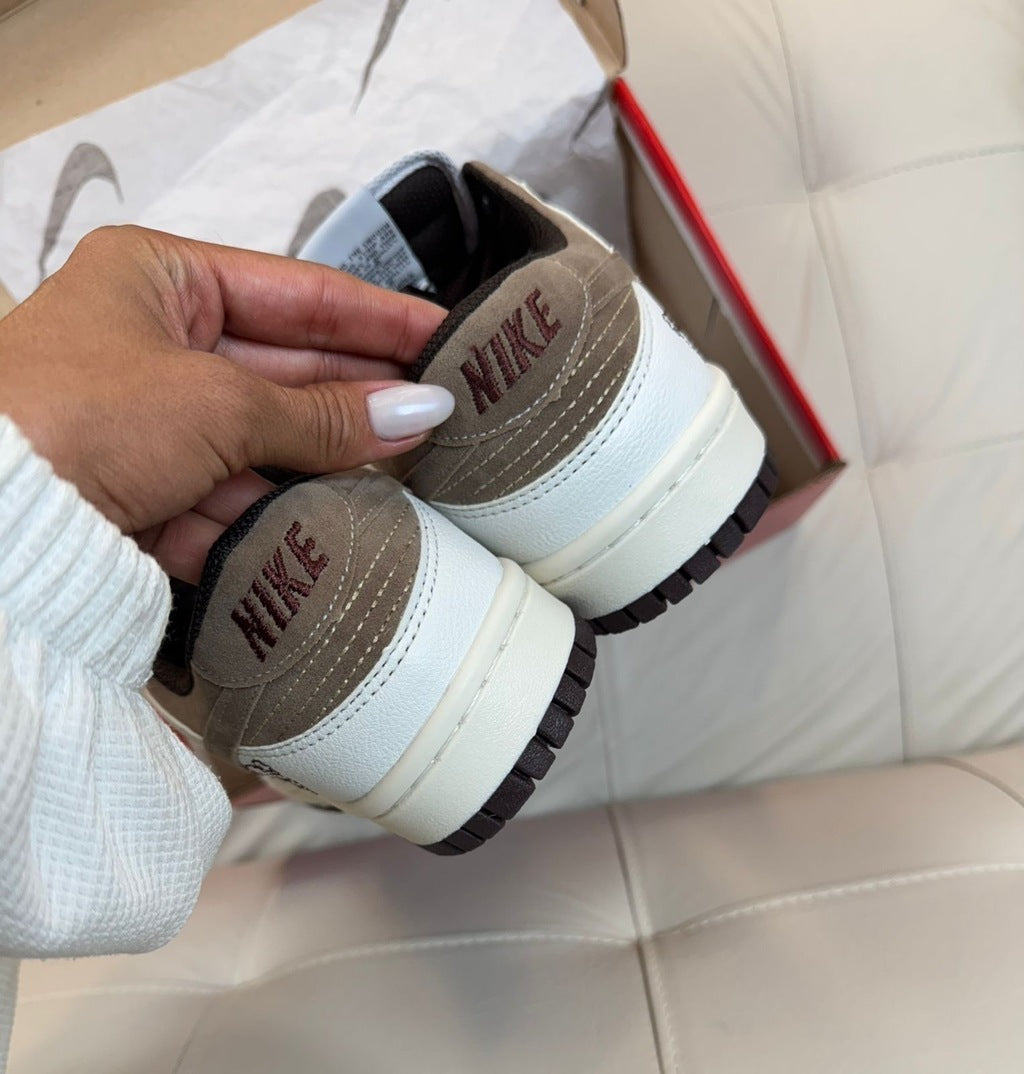 Tênis Nikw Dunk Teddy Bear Branco e Marrom Camurça