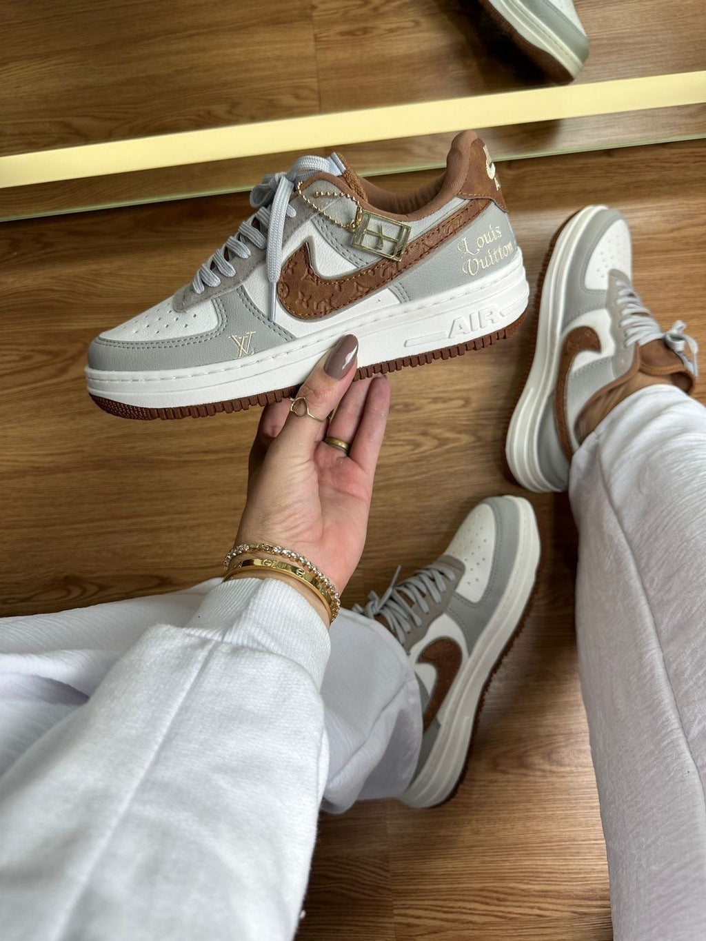 Tênis Nike Air Force LV Caramelo