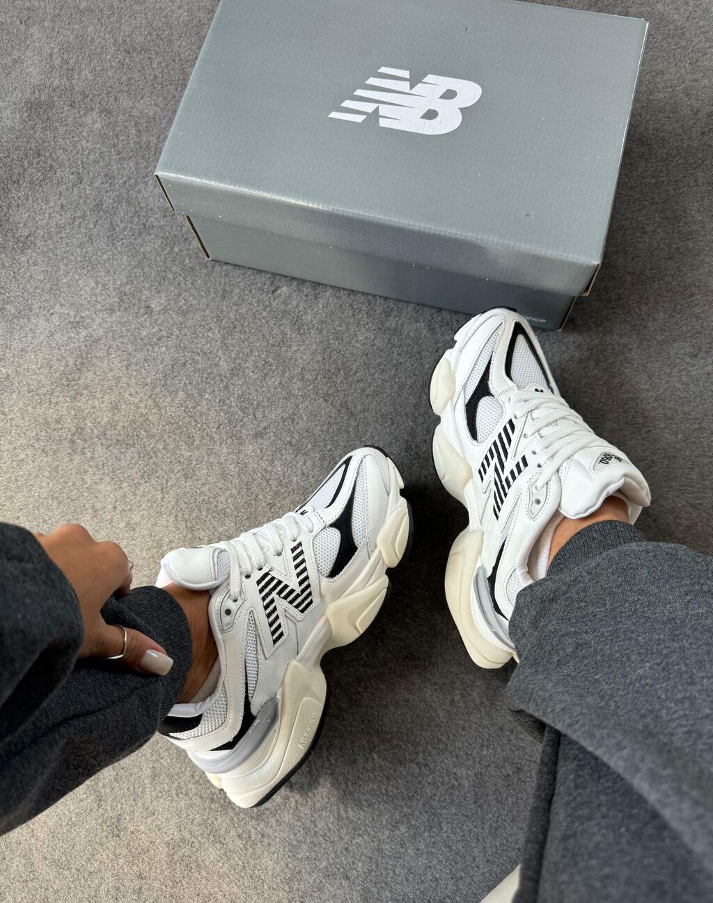 Tênis New Balance 9060 Branco e Preto Couro 100% Legítimo