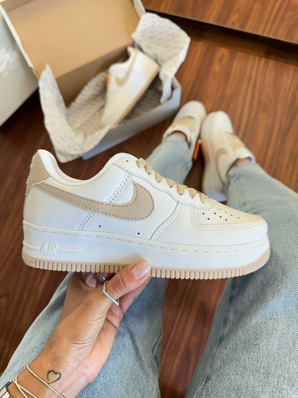 Tênis Nike Air Force Branco Amêndoa Luxo