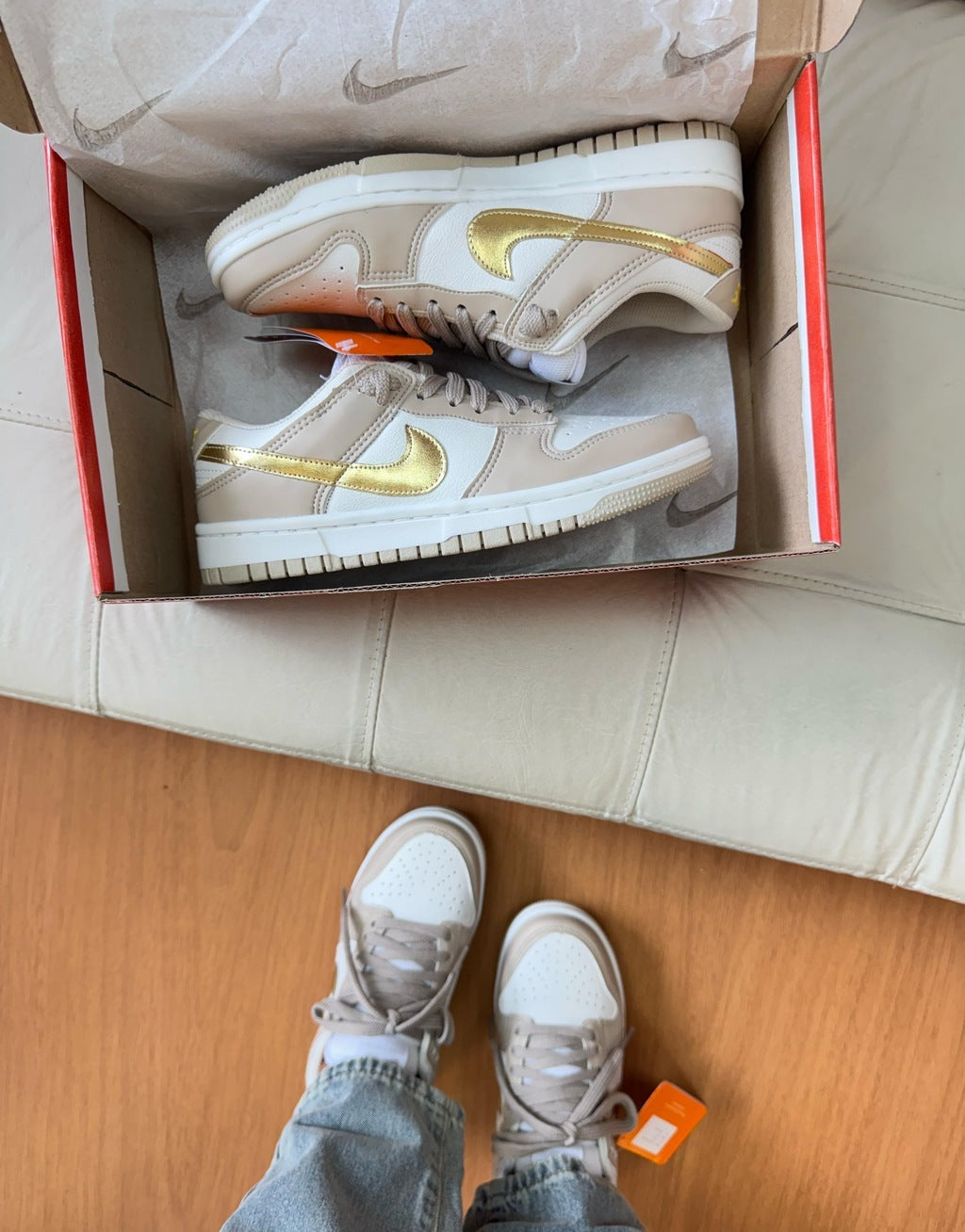 Tênis Nike Dunk Low Bege Ouro