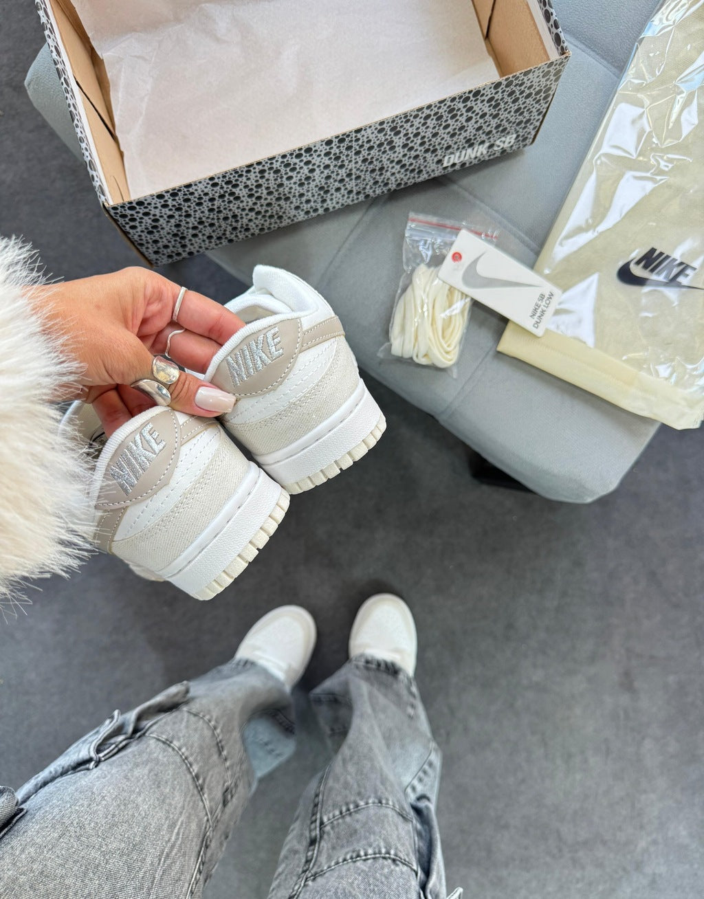 Tênis Nike Dunk Low Nude Cinza