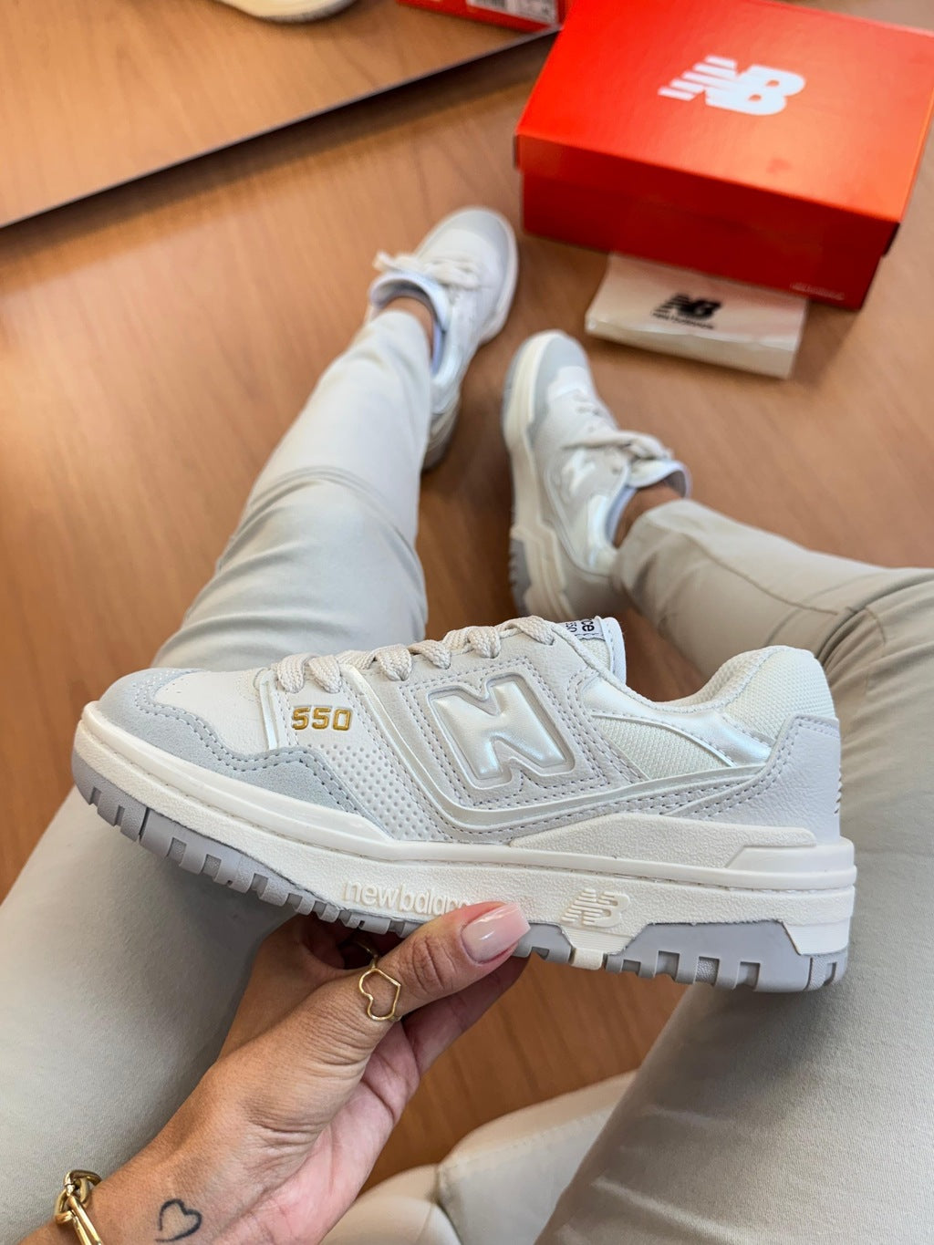 Tênis New Balance 550 Bege - Lançamento