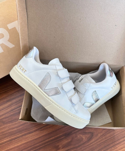 Tênis V Velcro Branco e Prata