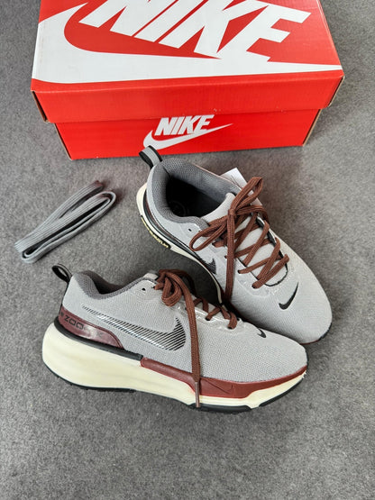 Tênis Nike Zoom X Cinza e Marrom