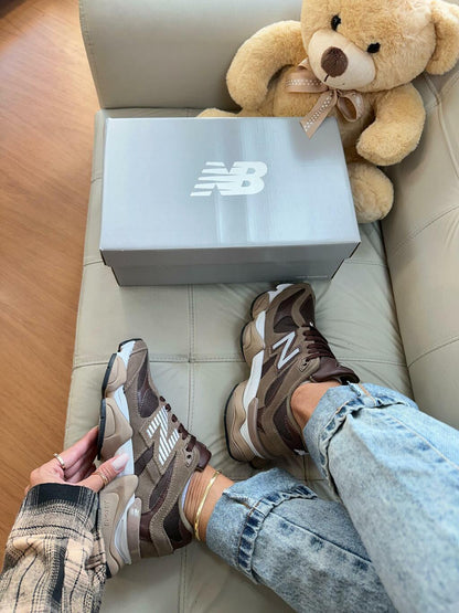 Tênis New Balance 9060 Marrom Couro 100% Legítimo