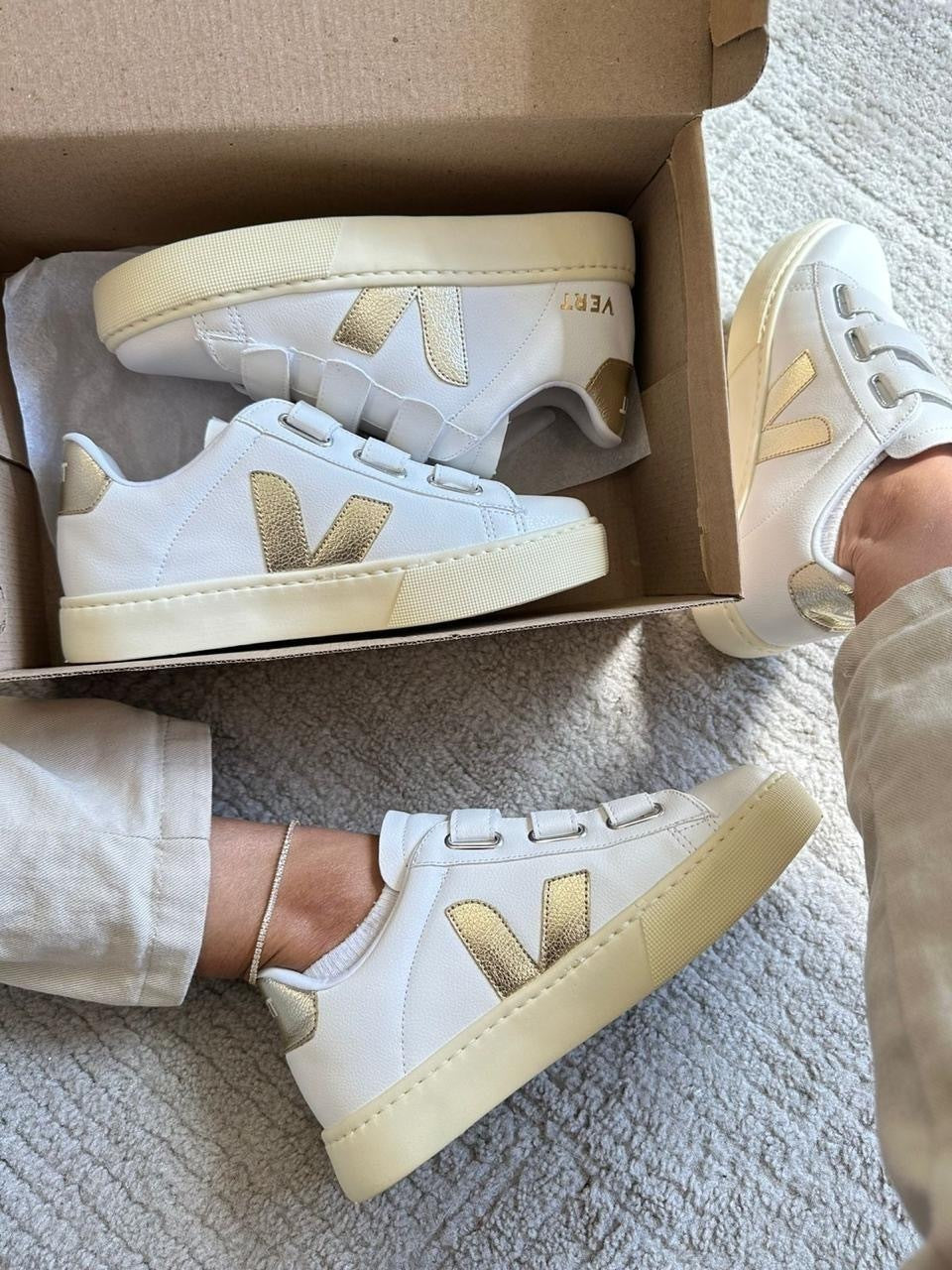 Tênis V Velcro Branco Ouro Premium