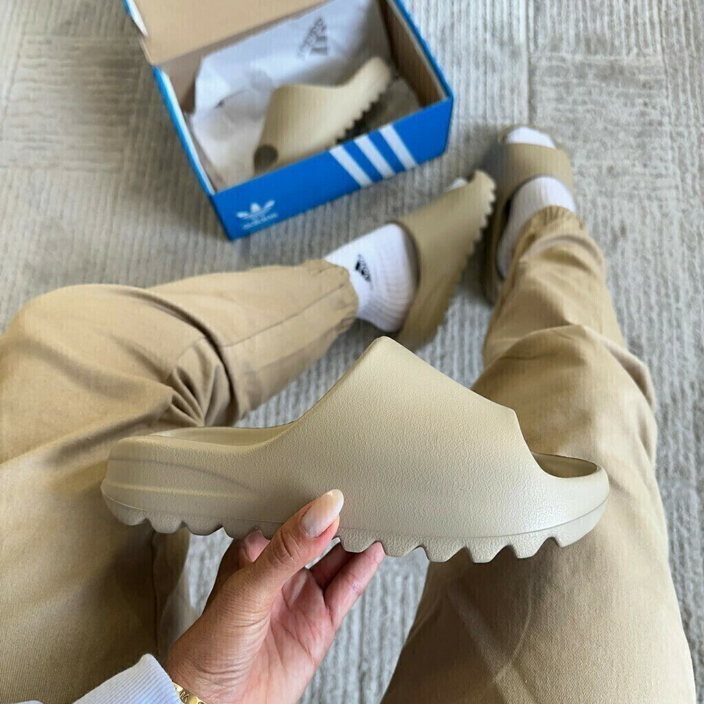 Slide Adidas Yeezy  Nuvem Premium