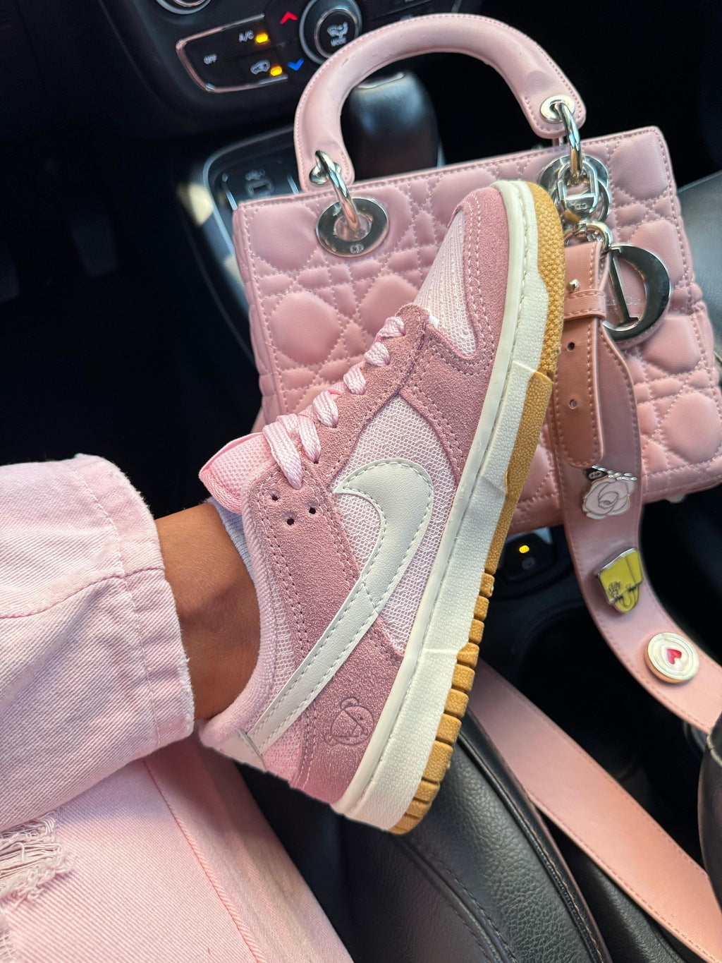 Tênis Nike Dunk Low Rosa BB Teddy Bear