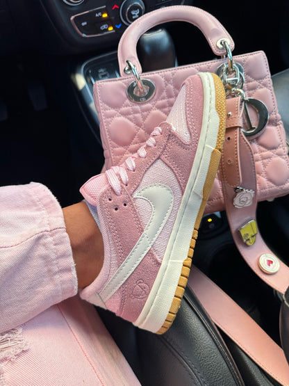 Tênis Nike Dunk Low Rosa BB Teddy Bear