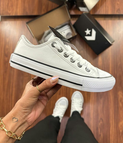 Tênis All Star Branco e Preto Couro