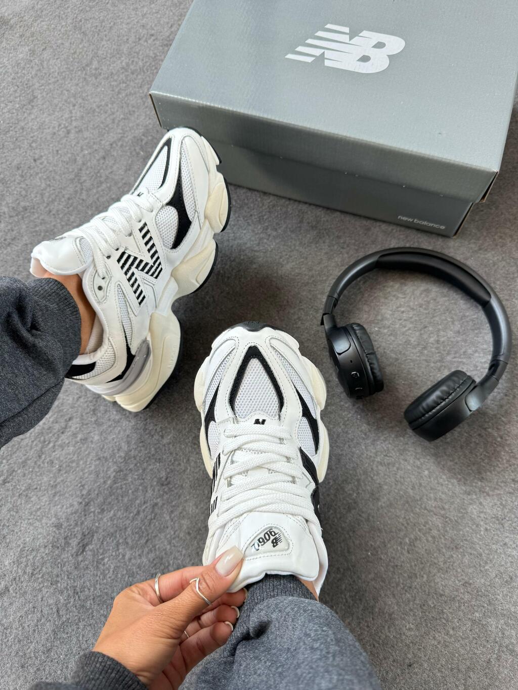 Tênis New Balance 9060 Branco e Preto Couro 100% Legítimo