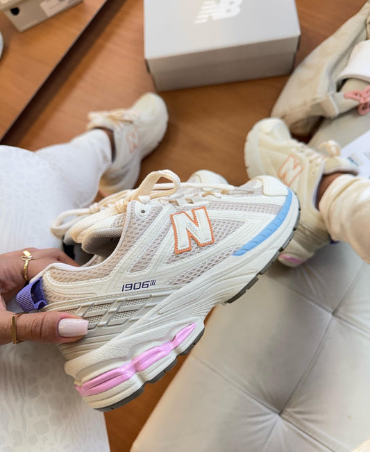 Tênis New Balance 1906 Off White Colos