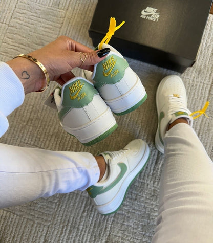 Tênis Nike Air Force Grama Premium