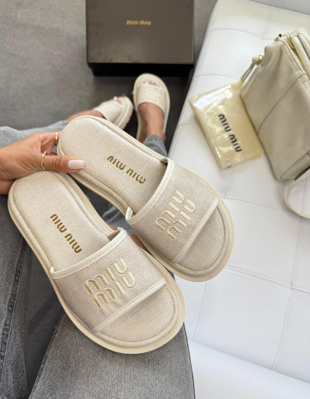 Flat Miu Miu Casual Luxo