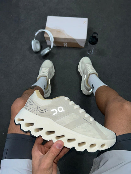 Tênis On Cloudtilt Bege Refletível