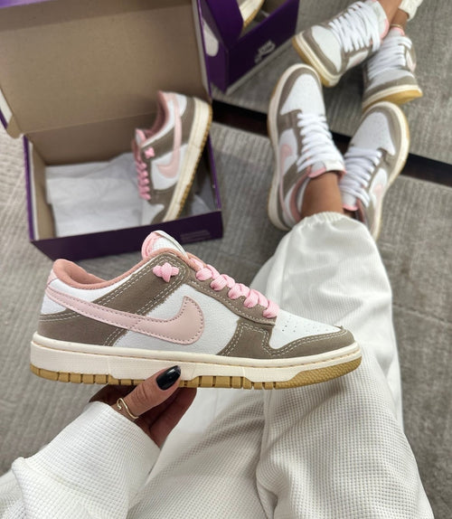 Tênis Nike Dunk Camurça Marrom e Rosa