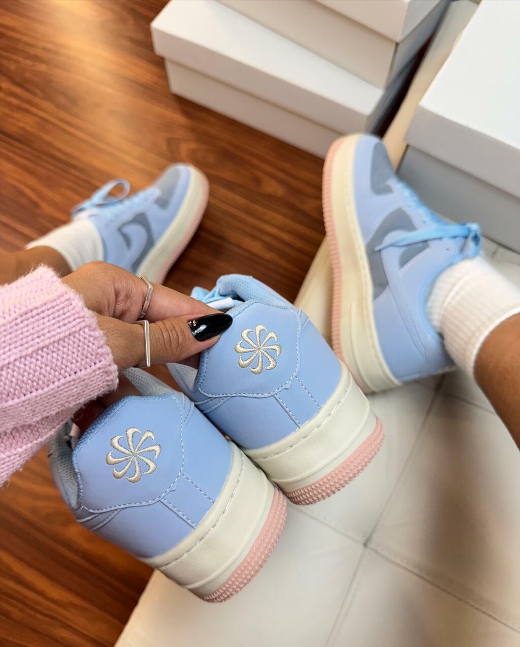 Tênis Nike Air Force Azul e Rosa Bebe Premium