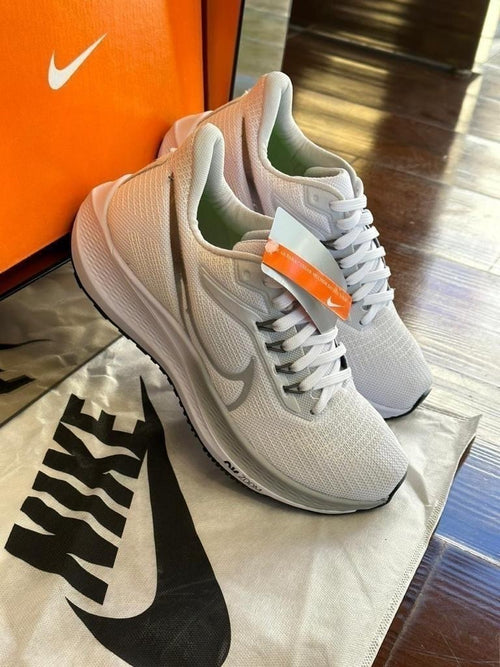 Tênis Nike Air Zoom Branco Esportivo