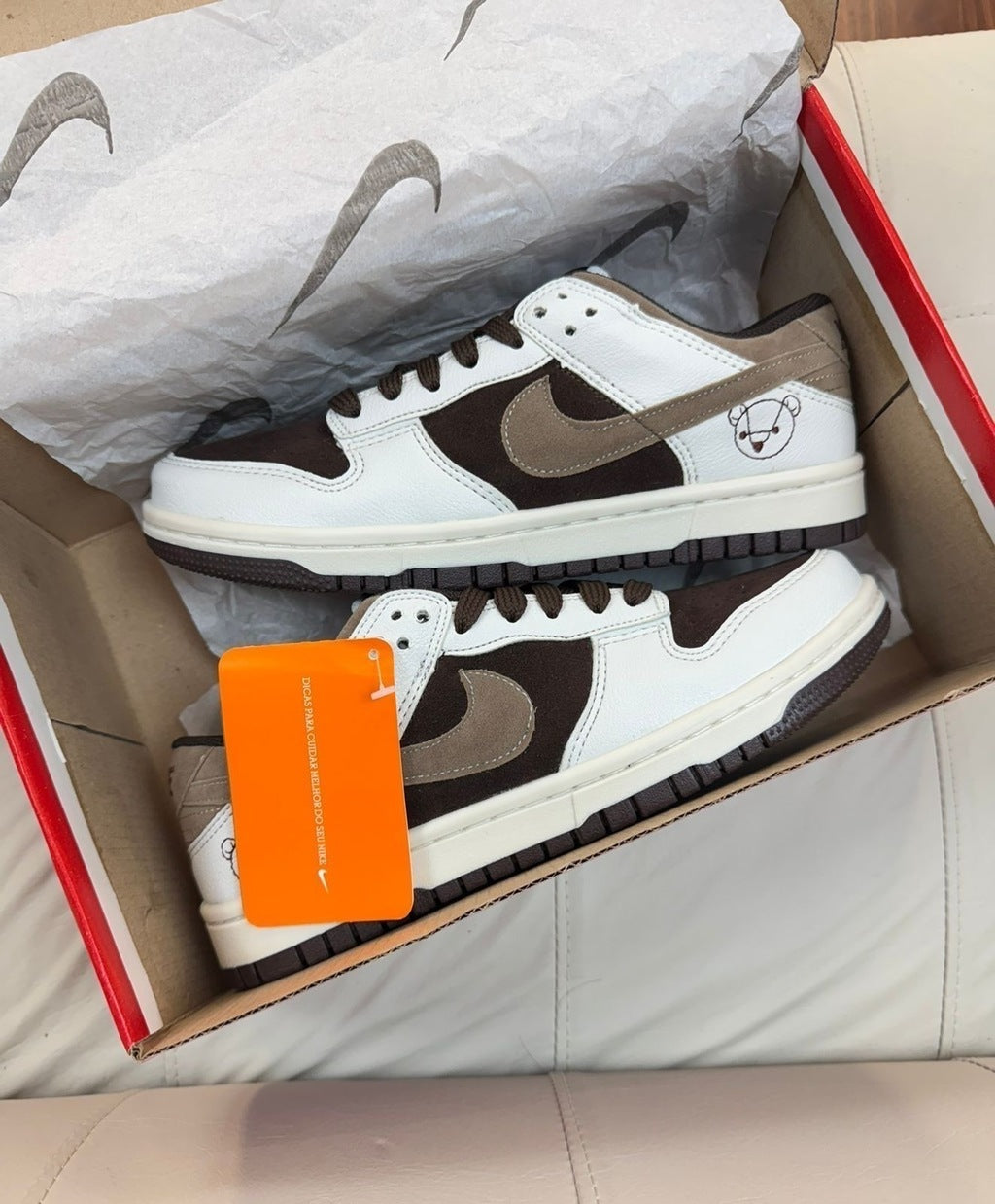 Tênis Nikw Dunk Teddy Bear Branco e Marrom Camurça
