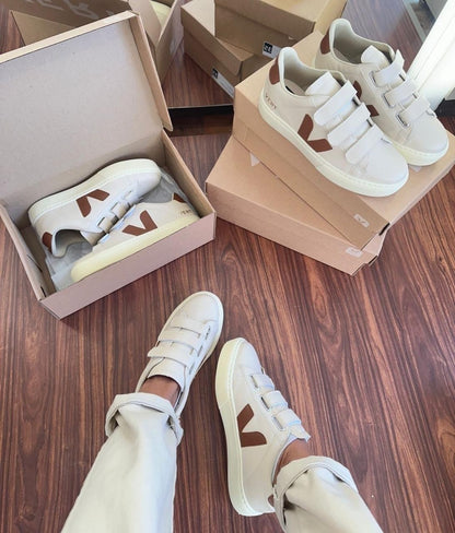 Tênis V Vert Velcro Caramelo Off White