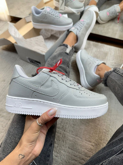 Tênis Nike Air Force Cinza e Rosa Premium