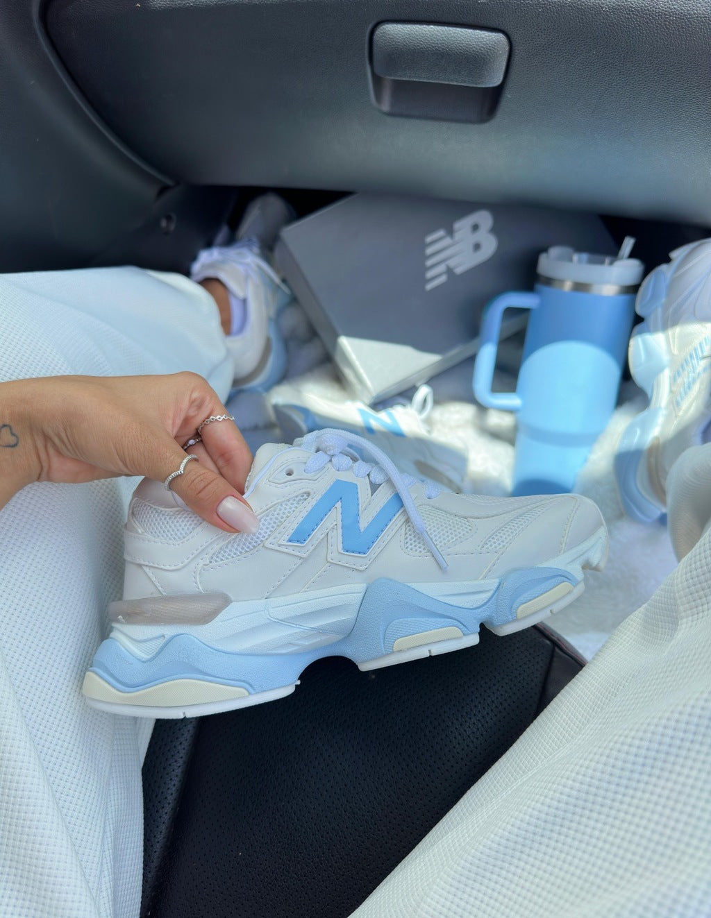 Tênis New Balance 9060 Azul e Branco Couro 100% Legítimo