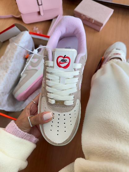 Tênis Nike Air Force Vanilla Heart Prime