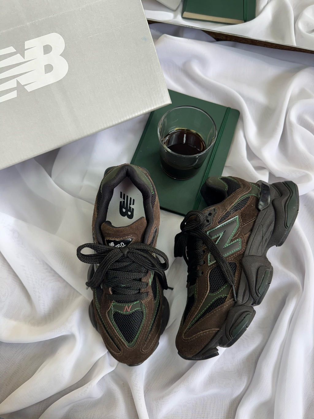 Tênis New Balance 9060 Marrom Militar Couro 100% Legítimo