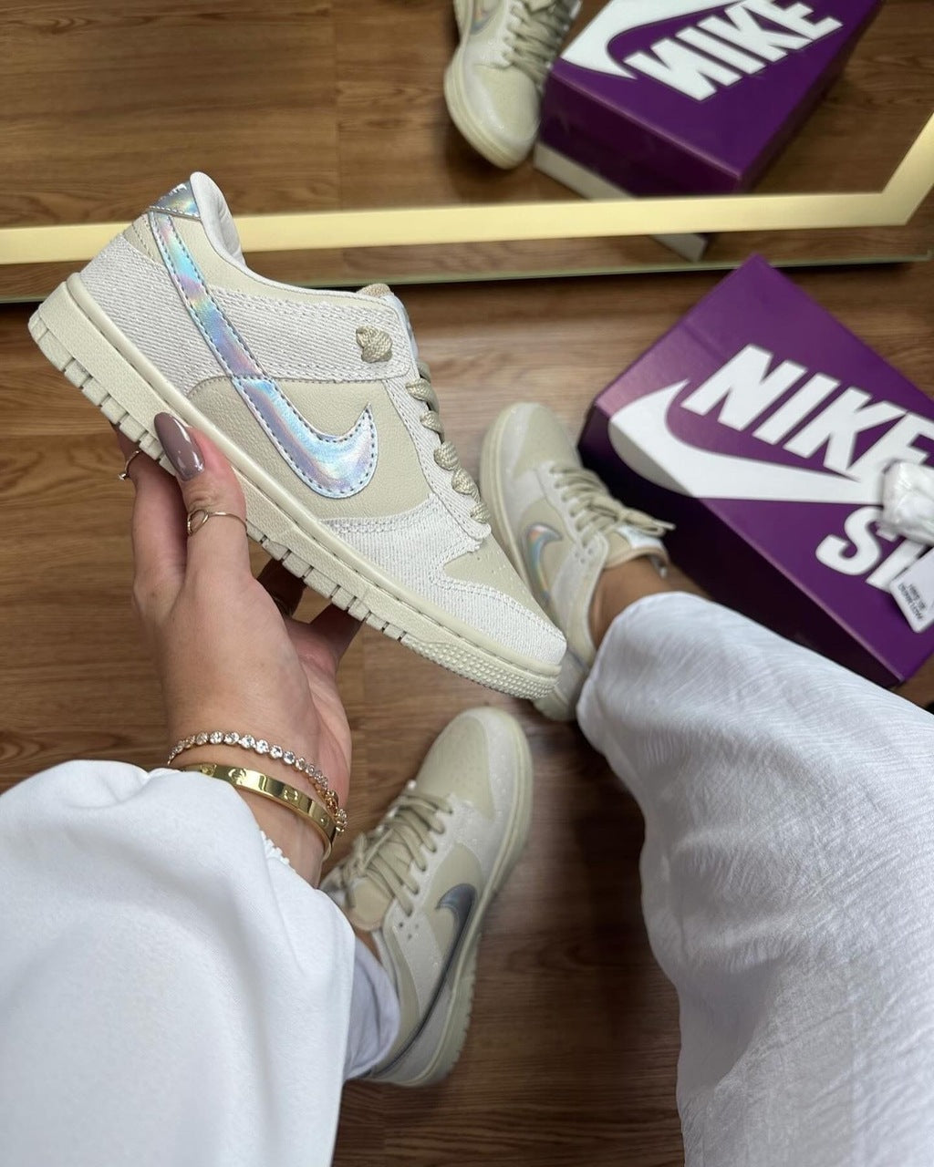 Tênis Nike Dunk Low Nude Holográfico