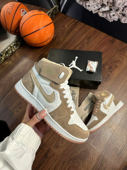 Tênis Nike Jordan Chicago Creme Prime