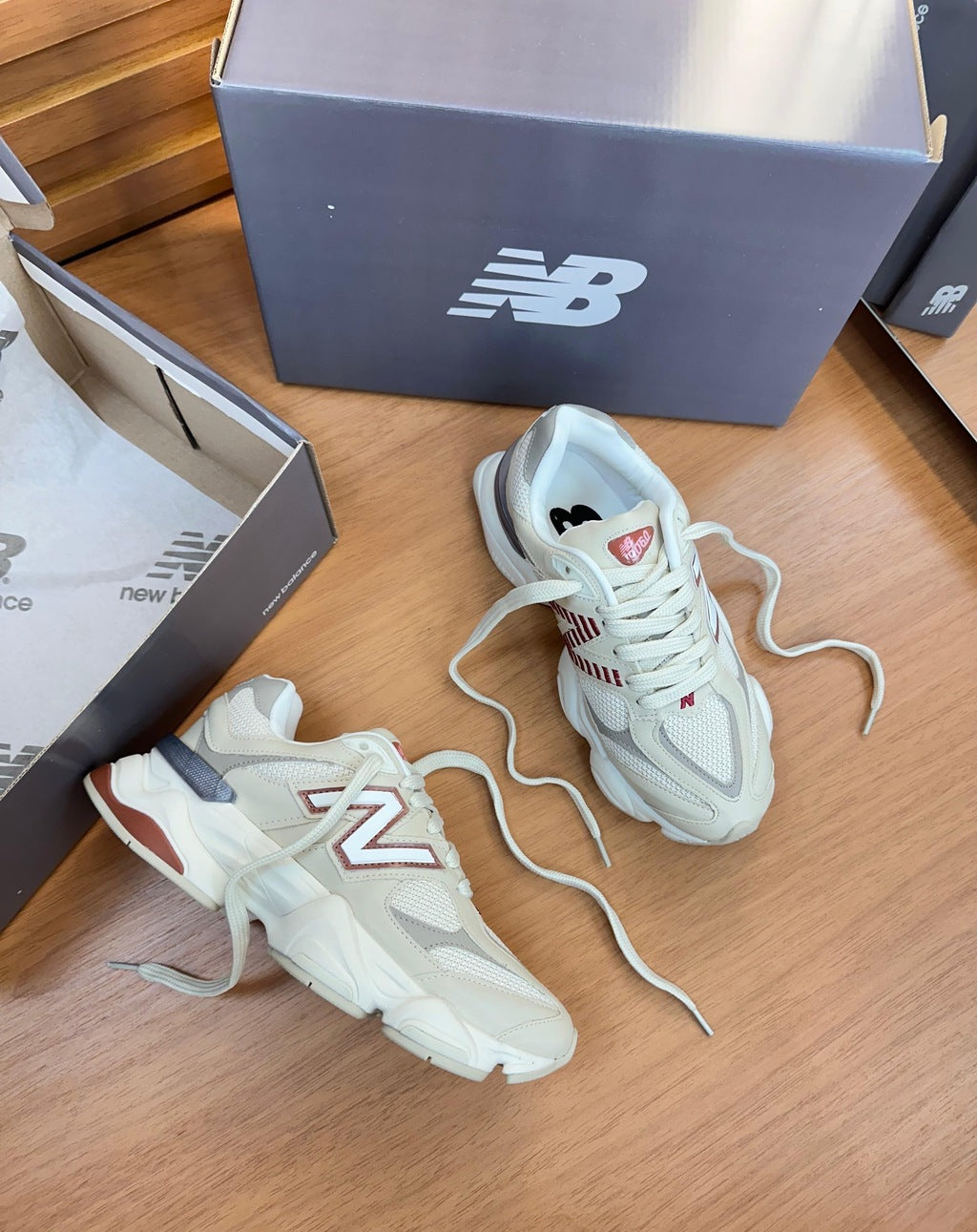 Tênis New Balance 9060 Off White Borgonha Couro 100% Legítimo