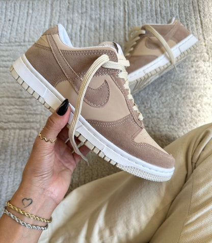 Tênis Nike Dunk Low Rose Camurça