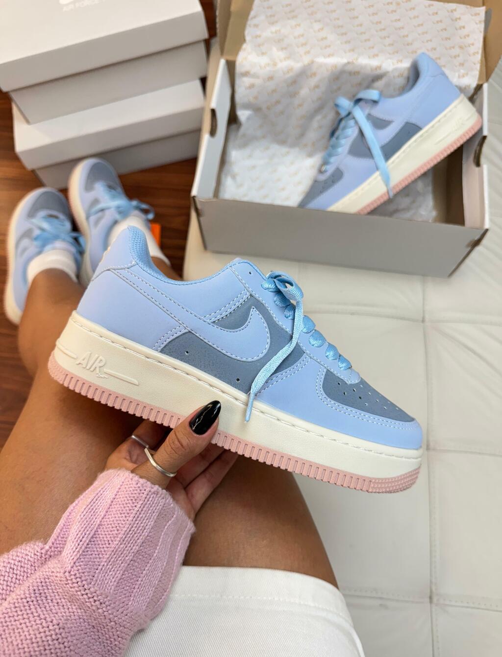 Tênis Nike Air Force Azul e Rosa Bebe Premium