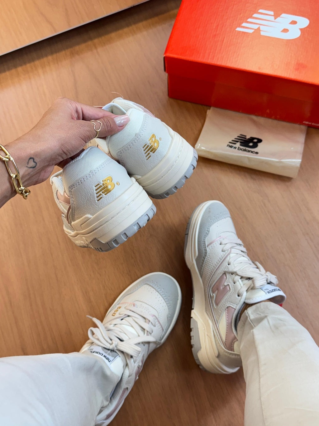 Tênis New Balance 550 Bege - Lançamento