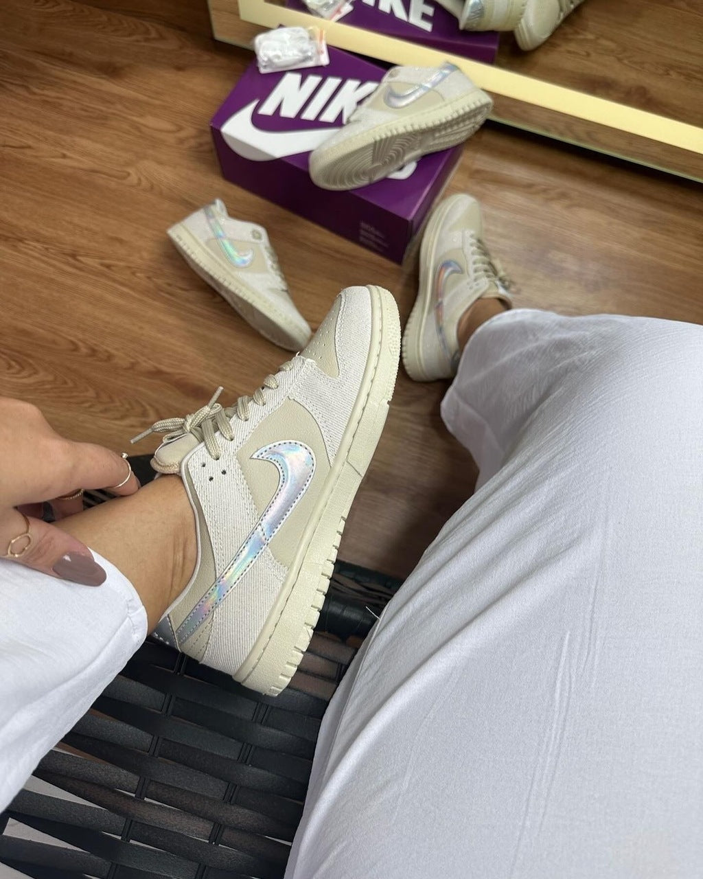 Tênis Nike Dunk Low Nude Holográfico