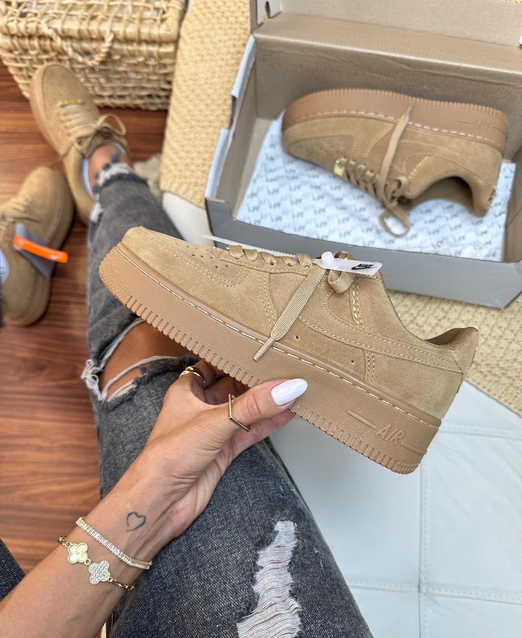 Tênis Nike Air Force Caramelo Camurça 2.0