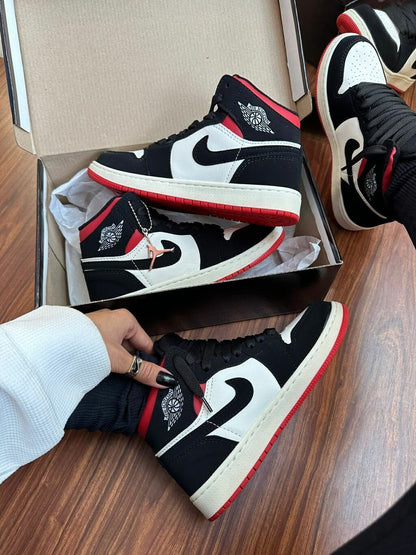 Tênis Nike Jordan Chicago Prime Camurça Preto e Vermelho