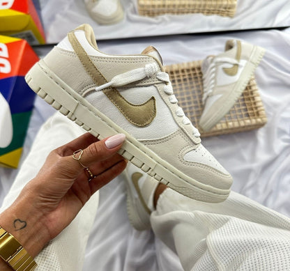 Tênis Nike Dunk Off Ouro Prime