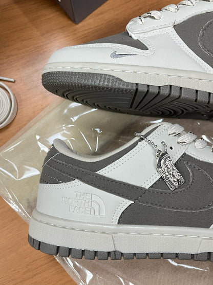 Tênis Nike Dunk Low The North Face