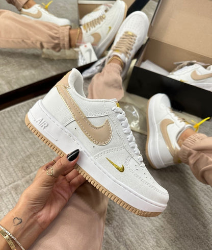 Tênis Nike Air Force Nude Premium
