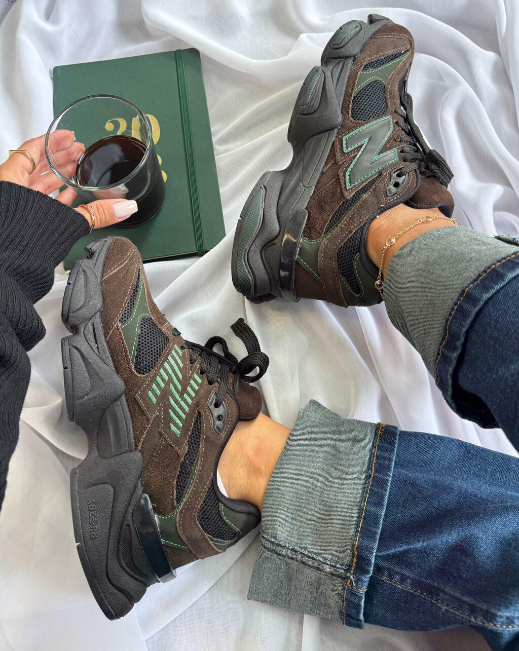 Tênis New Balance 9060 Marrom Militar Couro 100% Legítimo