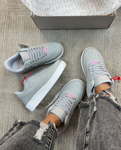 Tênis Nike Air Force Cinza e Rosa Premium
