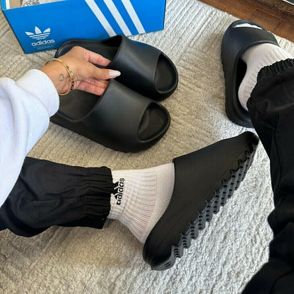 Slide Adidas Yeezy  Nuvem Premium