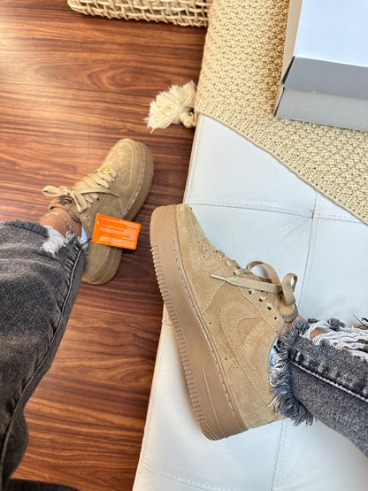 Tênis Nike Air Force Caramelo Camurça 2.0