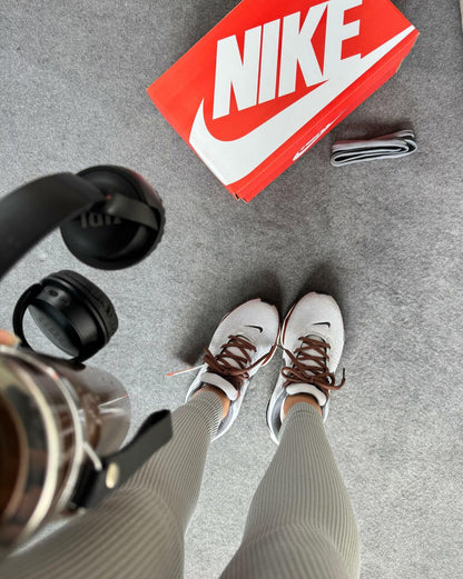 Tênis Nike Zoom X Cinza e Marrom