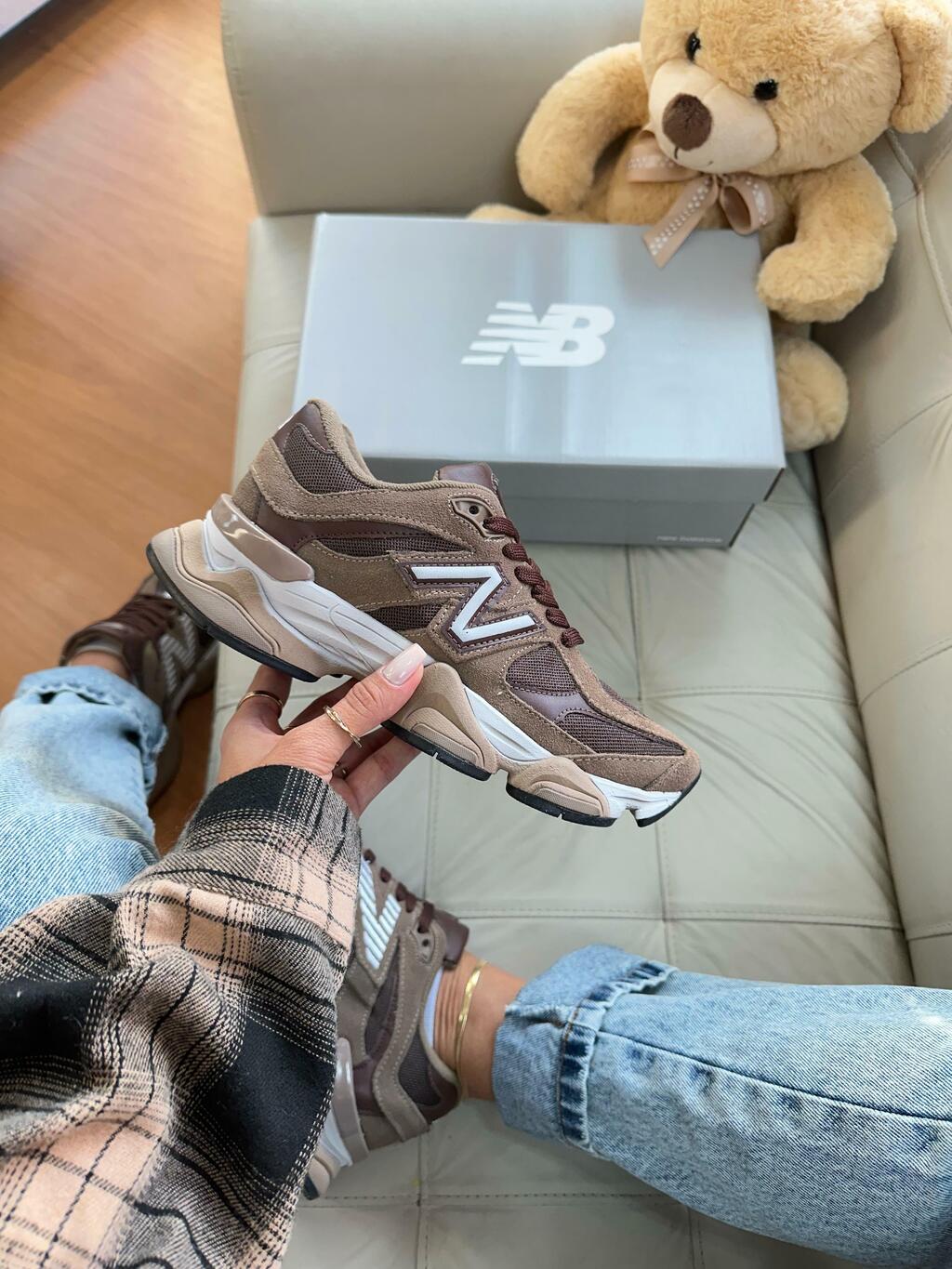 Tênis New Balance 9060 Marrom Couro 100% Legítimo
