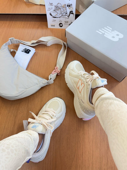 Tênis New Balance 1906 Off White Colos