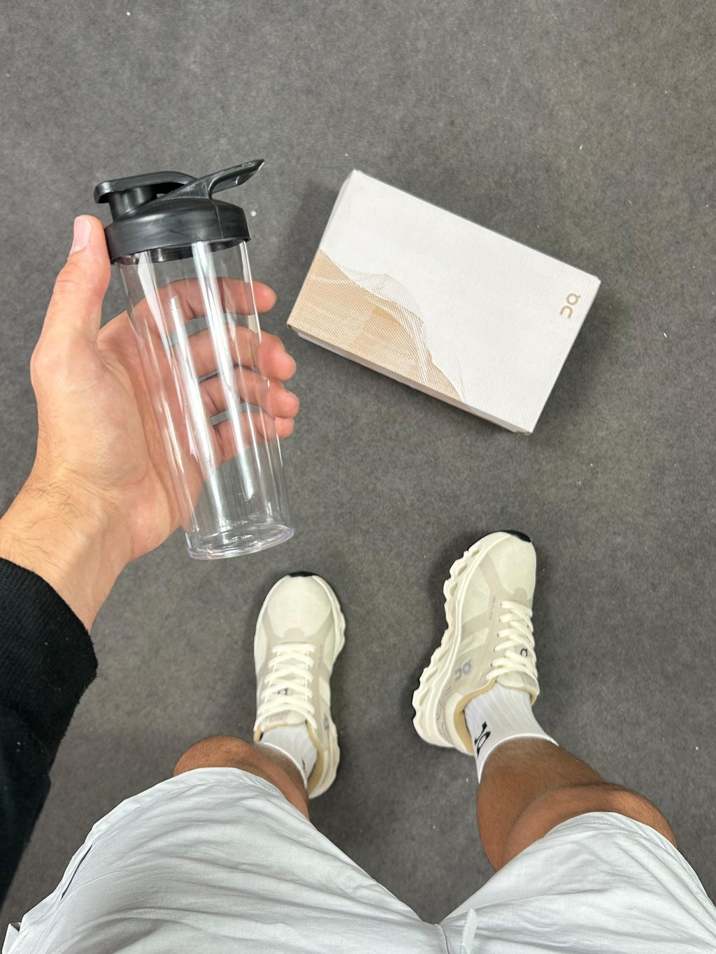 Tênis On Cloudtilt Bege Refletível