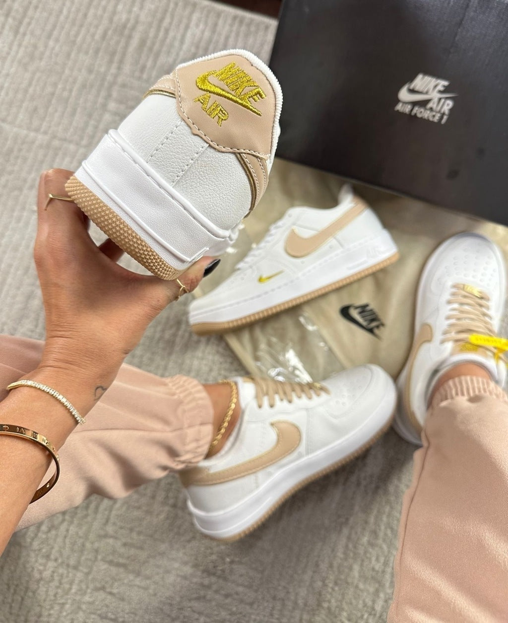 Tênis Nike Air Force Nude Premium